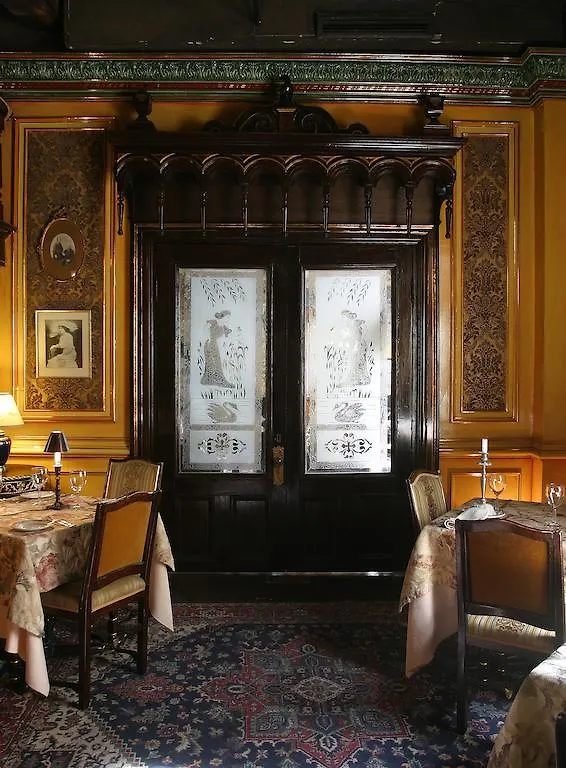 ****  מונטריאול Hotel Pierre Du Calvet קנדה